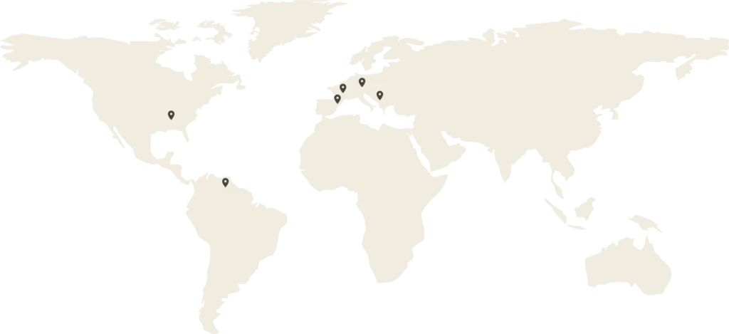 mapa mundi con distintas localizaciones marcadas de dónde estamos